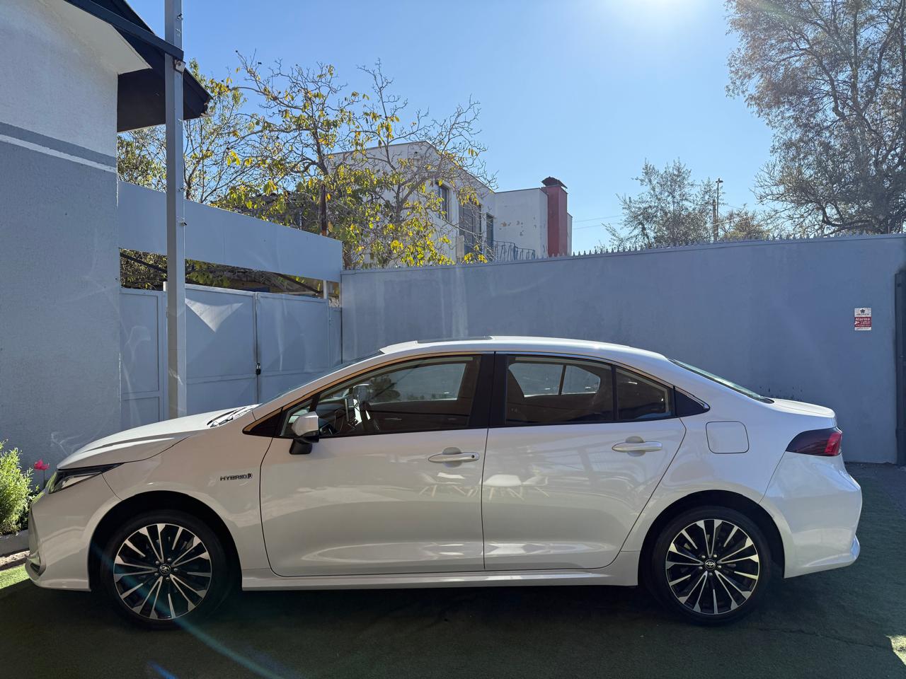 Toyota Corolla 1.8 SEG Hybrid CVT 2024 (14.600 Km)