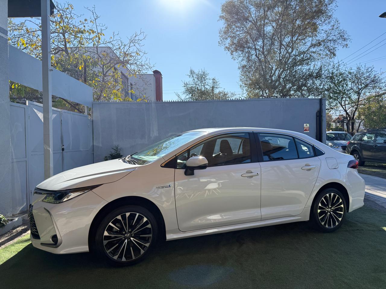 Toyota Corolla 1.8 SEG Hybrid CVT 2024 (14.600 Km)