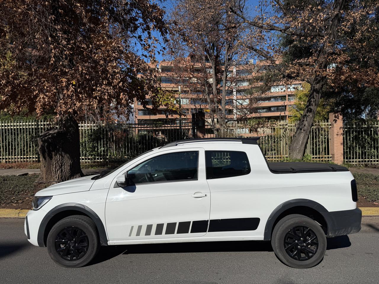 Volkswagen Saveiro 1.6 DC Comfortline 2024 (22.000 Km)