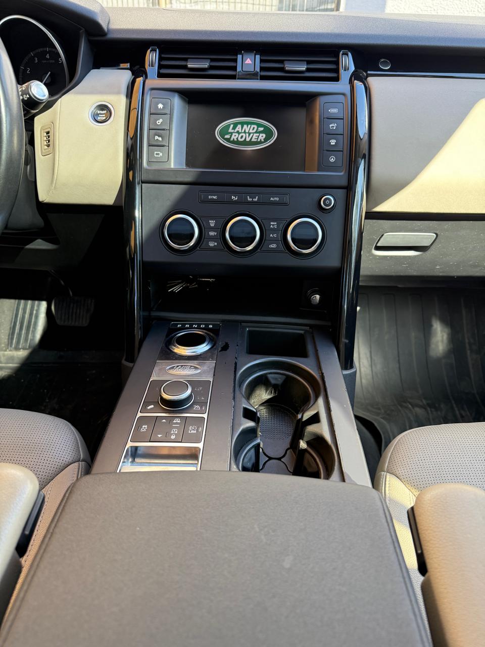 Land Rover Discovery 3.0 4WD 2018 ( 69,786 Km)