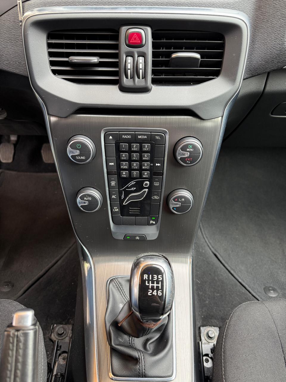 Volvo V40 1.6 T4 Comfort 2015 (70.000 km)