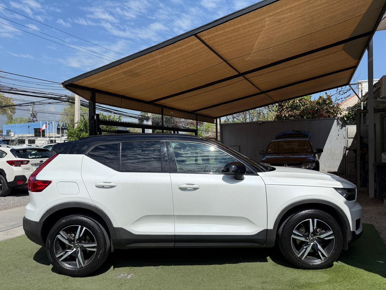 Volvo XC40 2.0 T4 R-Design Auto 2021 (61,000km)