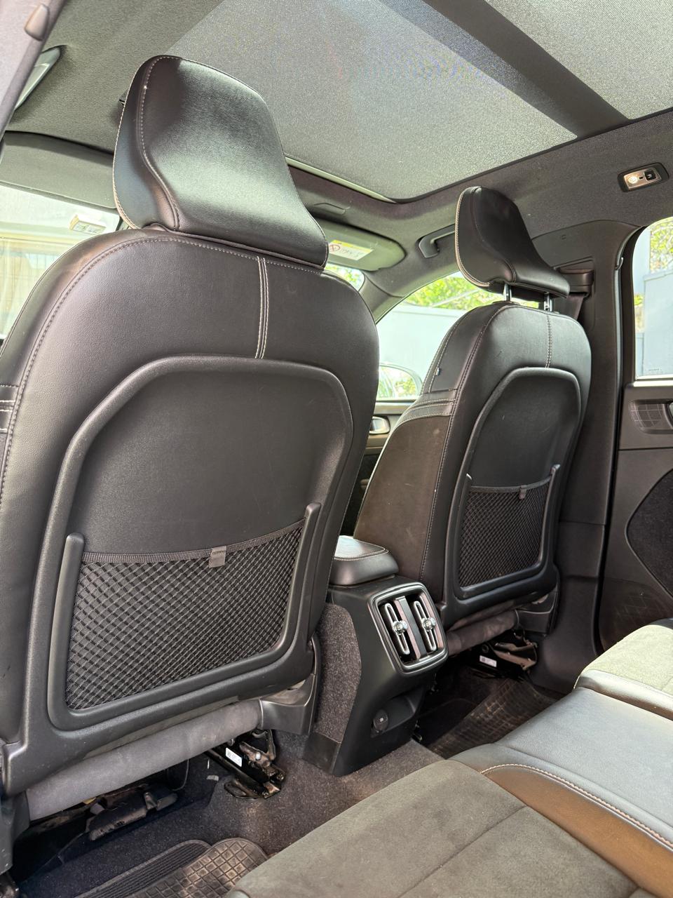 Volvo XC40 2.0 T4 R-Design Auto 2021 (61,000km)
