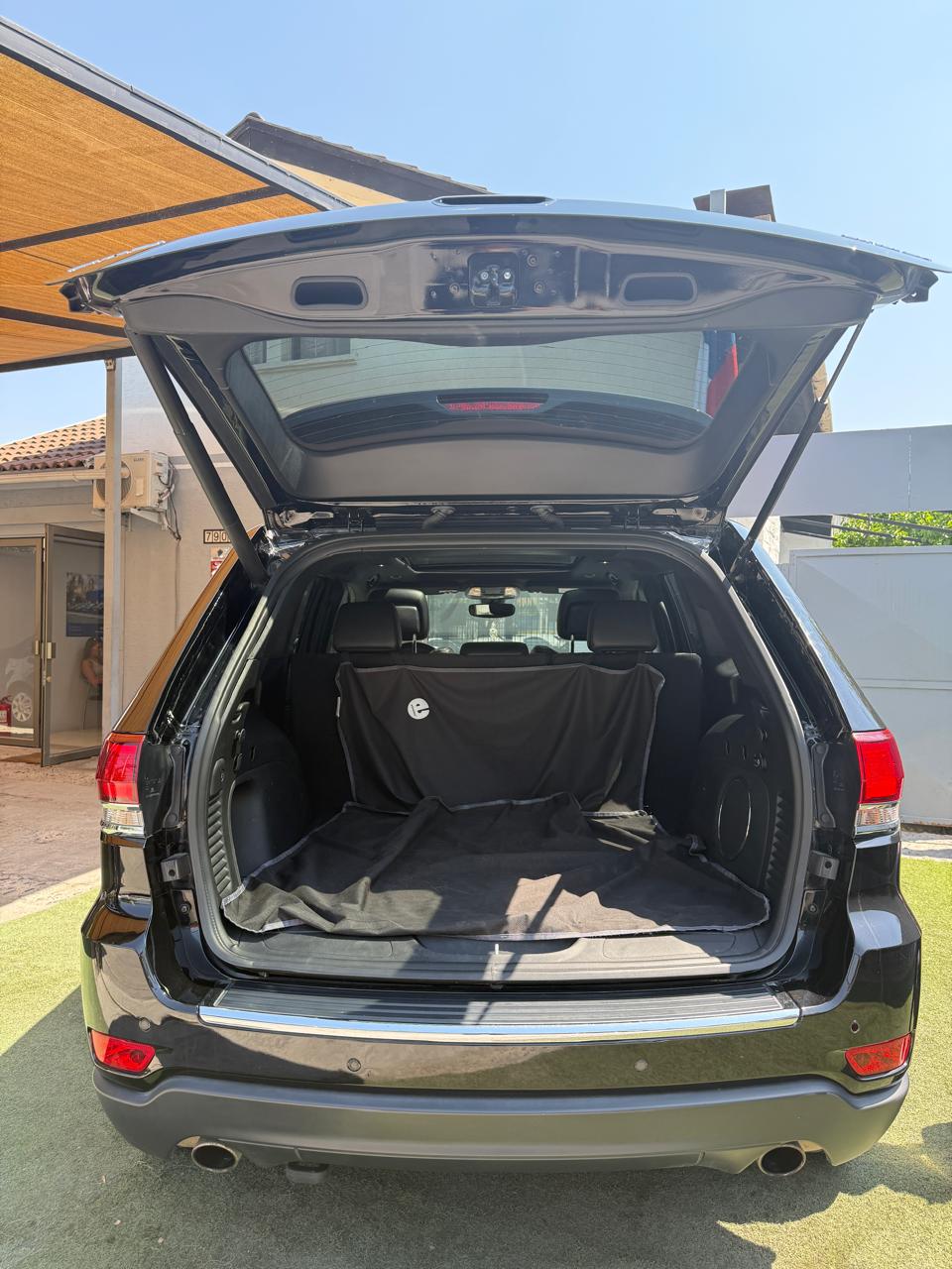 Jeep Grand Cherokee 5.7 Limited 4WD Automática 2011 (162.450km)