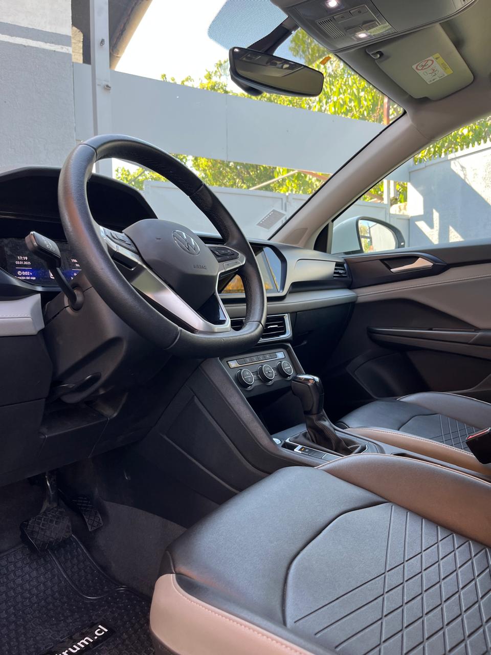 Volkswagen Taos 1.4 250 TSI Comfortline Automática 2023 (42.000km)