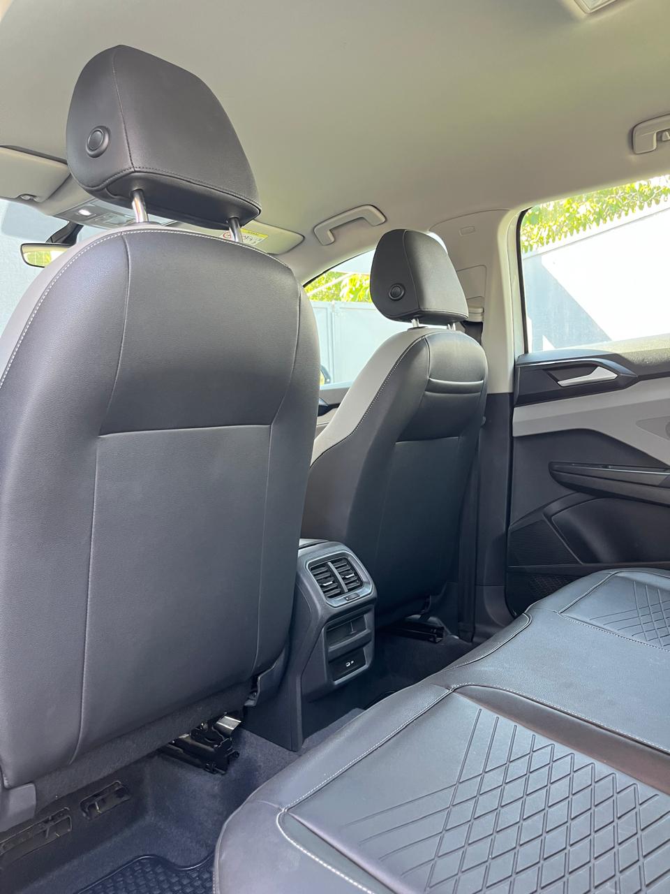 Volkswagen Taos 1.4 250 TSI Comfortline Automática 2023 (42.000km)