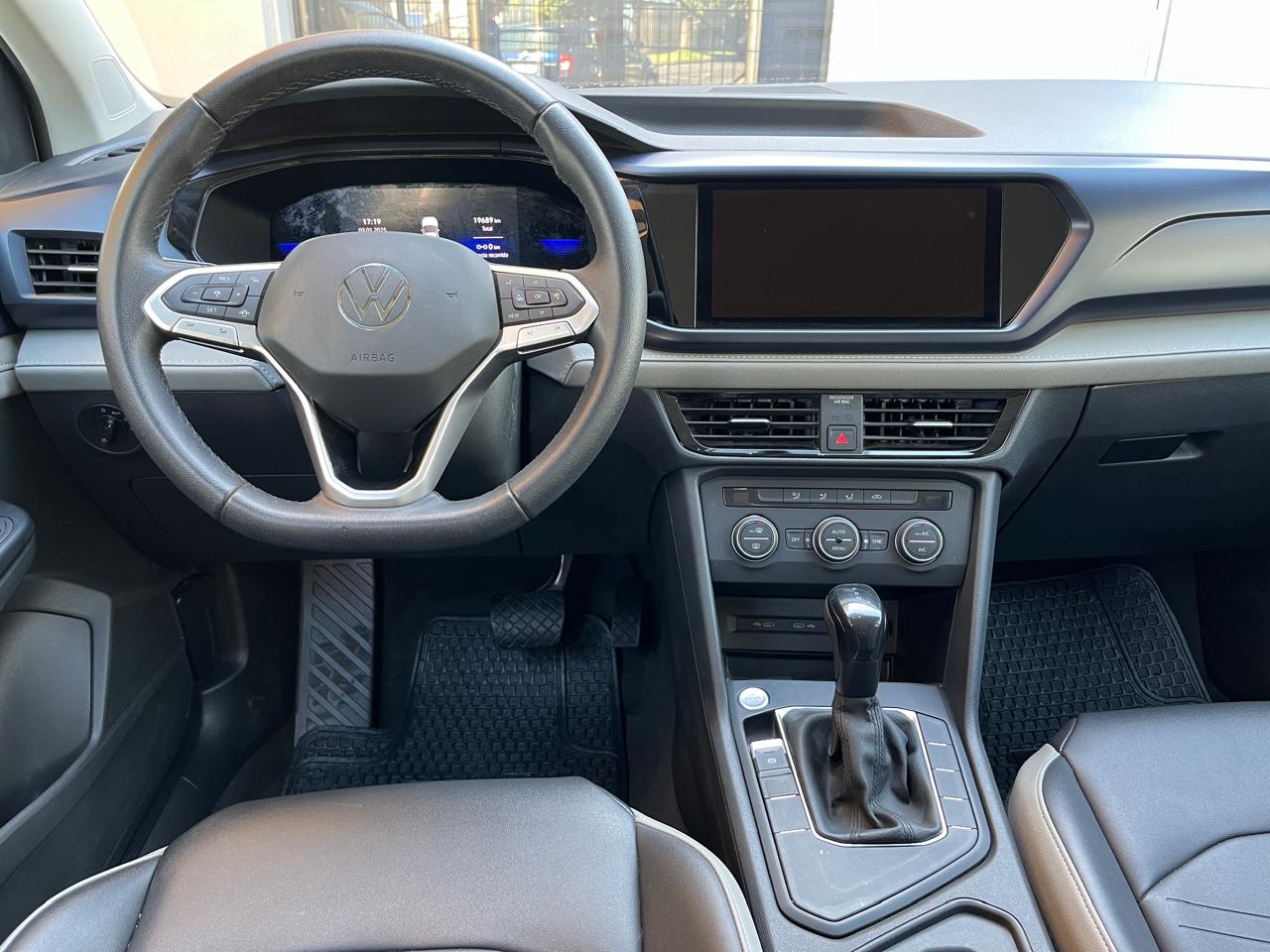 Volkswagen Taos 1.4 250 TSI Comfortline Automática 2023 (42.000km)