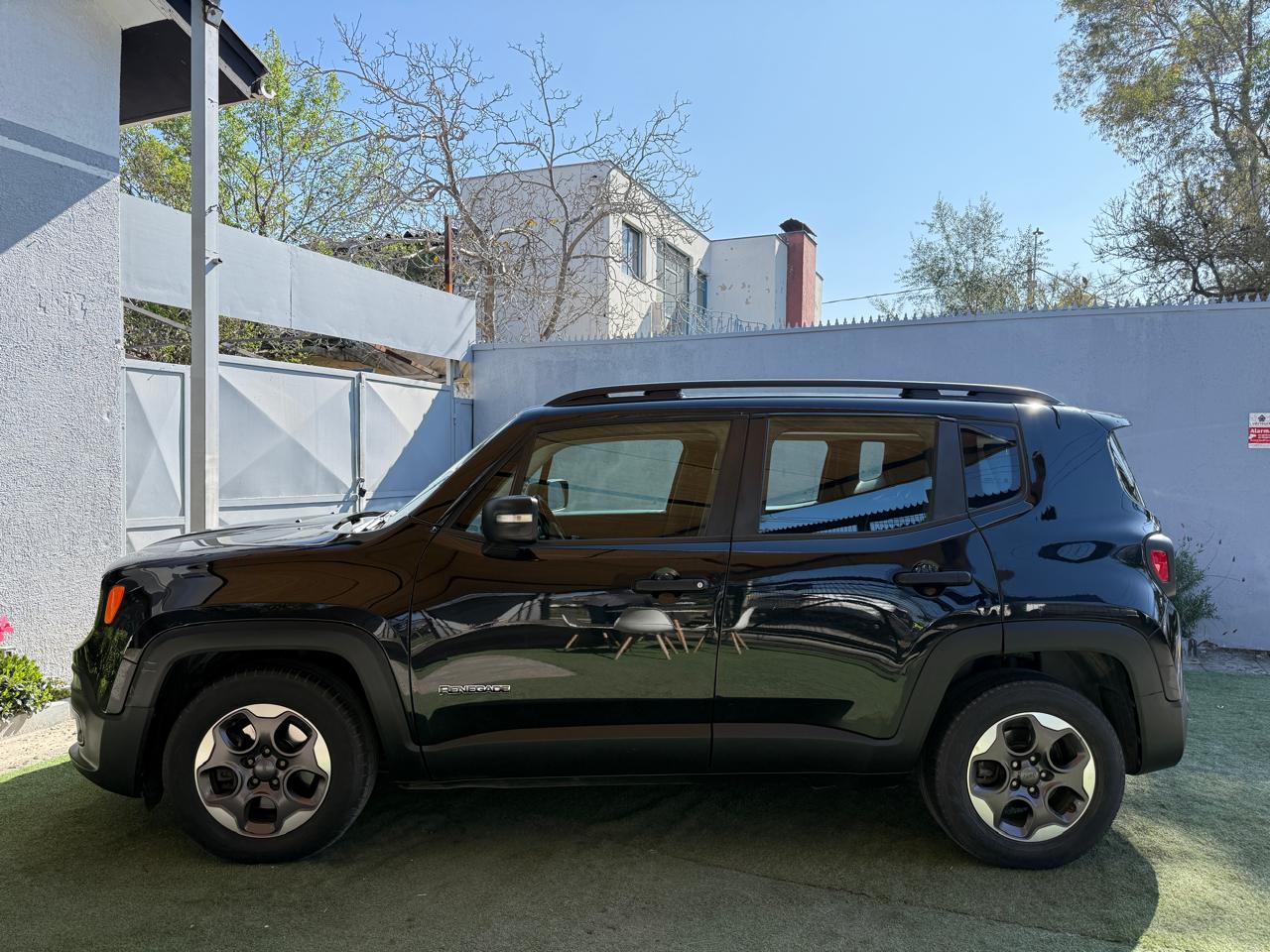 Jeep Renegade SPORT 1.8 Full Automático 2017 (139.000km)