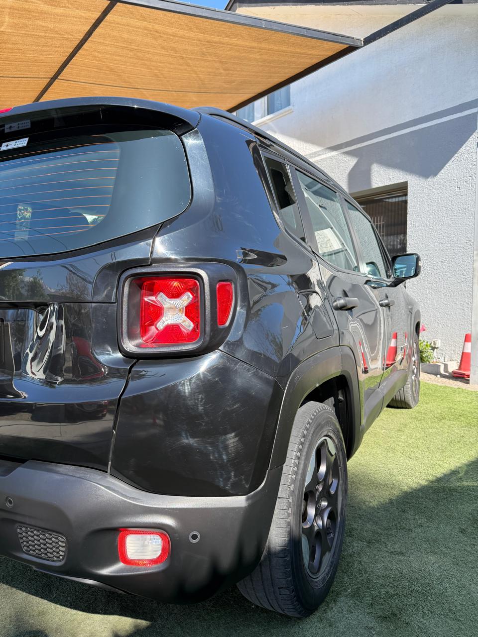 Jeep Renegade SPORT 1.8 Full Automático 2017 (139.000km)