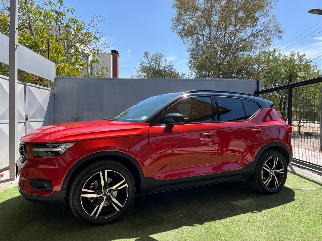 Volvo Xc40 2.0 T5 R-Design Plus Auto 4WD 2019 (112.000 KM)