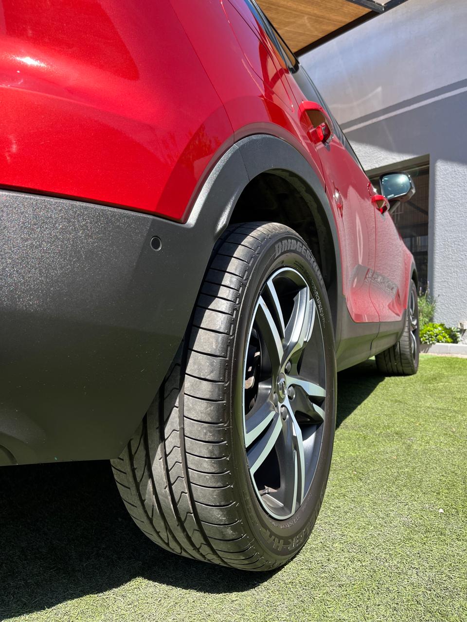 Volvo Xc40 2.0 T5 R-Design Plus Auto 4WD 2019 (112.000 KM)