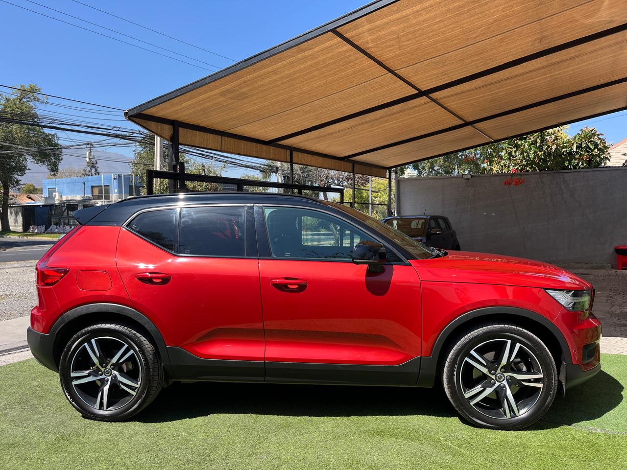 Volvo Xc40 2.0 T5 R-Design Plus Auto 4WD 2019 (112.000 KM)