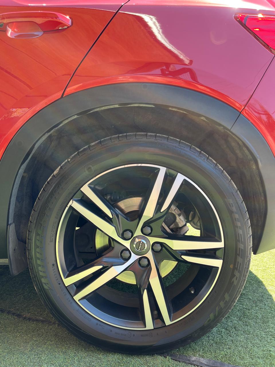 Volvo Xc40 2.0 T5 R-Design Plus Auto 4WD 2019 (112.000 KM)