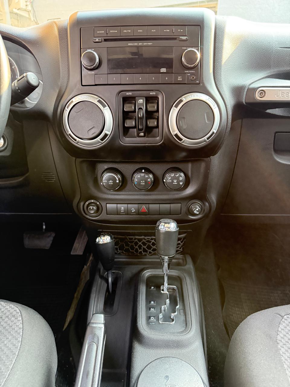 Jeep Wrangler Unlimited Sahara 2.8 4x4 Automática 2015 (154.850 Km)