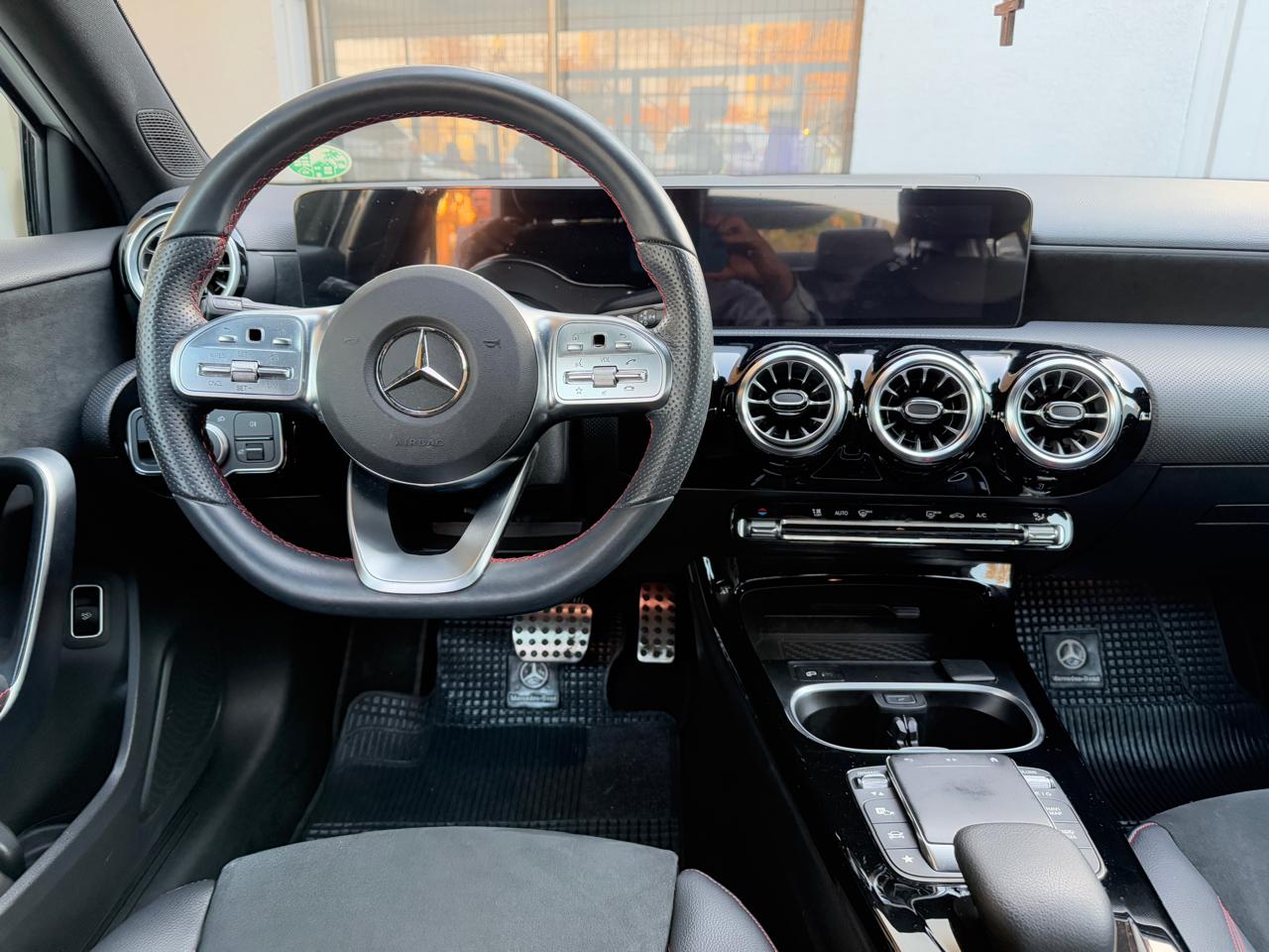 MERCEDES-BENZ A200 A 200 1.3 A 200 DCT AMG LINE 2023 (15.756 Km)