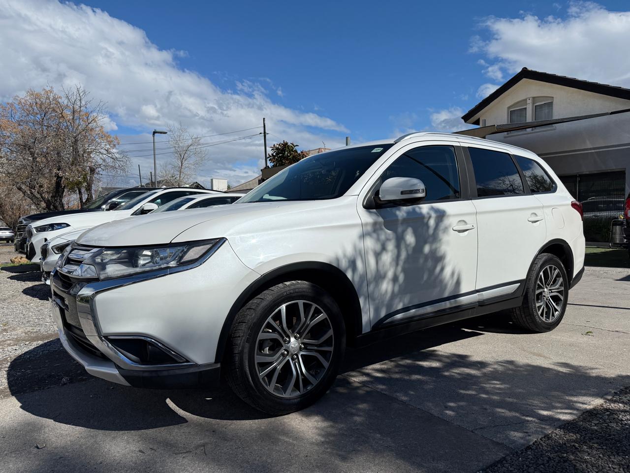 MITSUBISHI OUTLANDER GLX 2.4 2017 (118.634 Km)