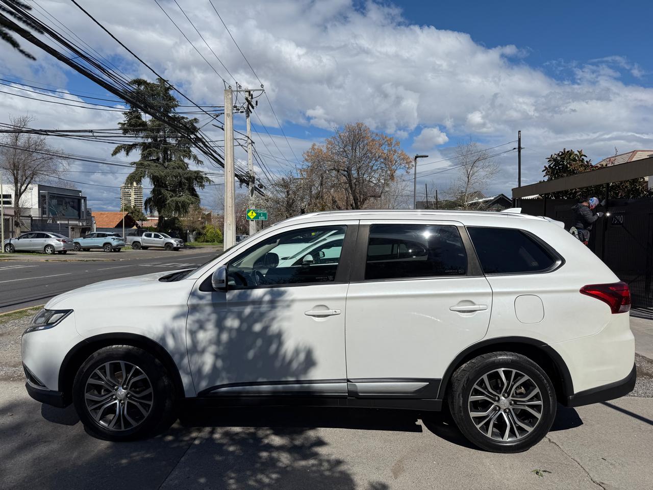 MITSUBISHI OUTLANDER GLX 2.4 2017 (118.634 Km)