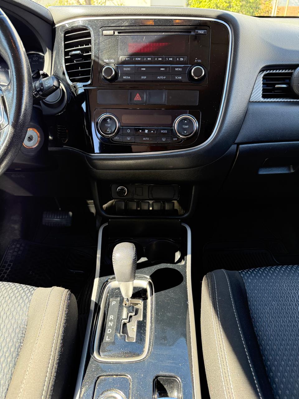 MITSUBISHI OUTLANDER GLX 2.4 2017 (118.634 Km)