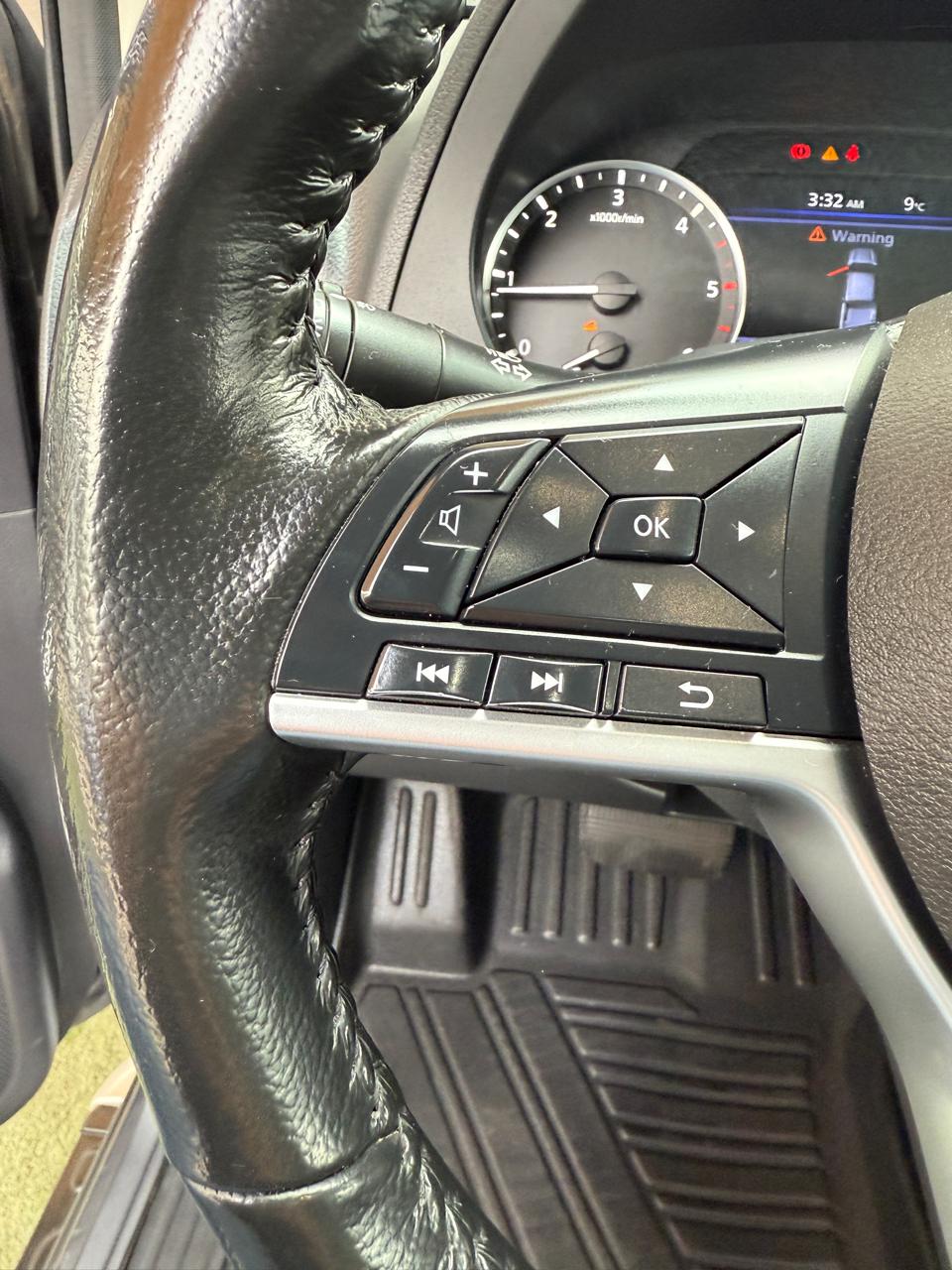 Nissan Navara 2.3D Auto DC LE 4WD 2023 (Km 65.900 )
