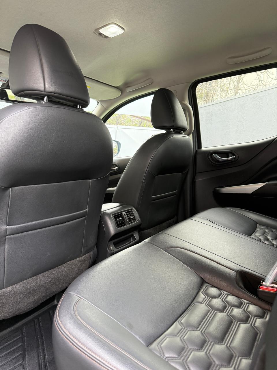 Nissan Navara 2.3D Auto DC LE 4WD 2023 (Km 65.900 )