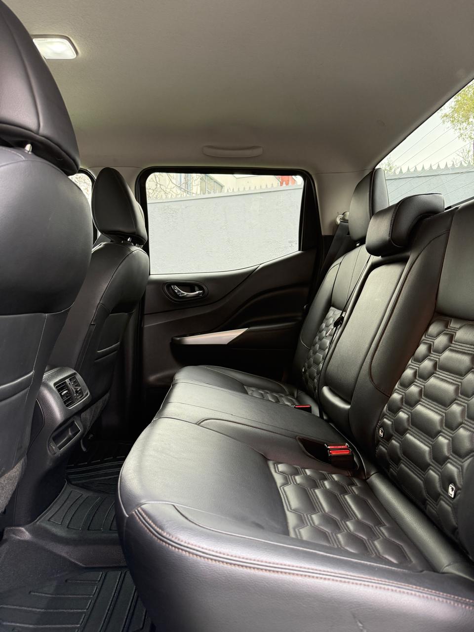 Nissan Navara 2.3D Auto DC LE 4WD 2023 (Km 65.900 )