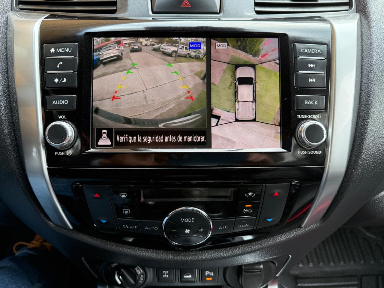 Nissan Navara 2.3D Auto DC LE 4WD 2023 (Km 65.900 )