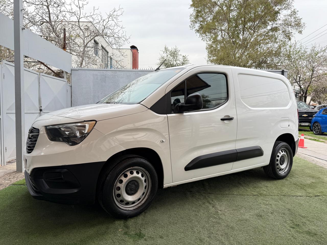 OPEL COMBO HDI 92 LT 5 P 1.6 2021 (145.000 Km)