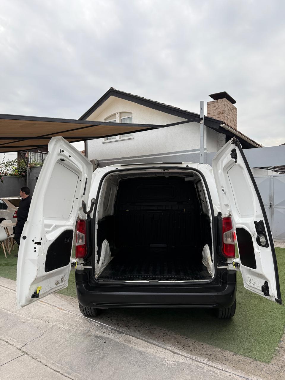 OPEL COMBO HDI 92 LT 5 P 1.6 2021 (145.000 Km)
