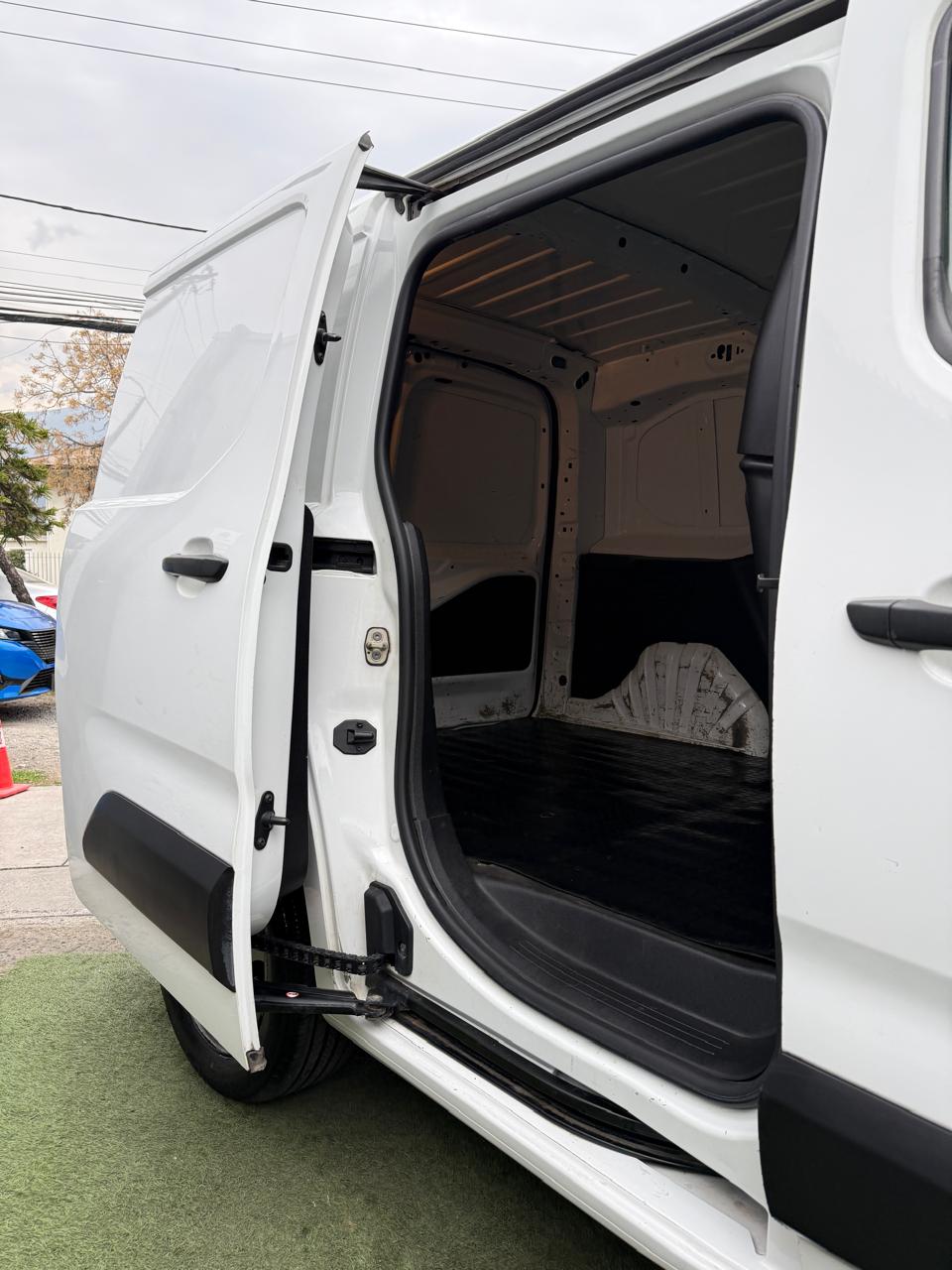 OPEL COMBO HDI 92 LT 5 P 1.6 2021 (145.000 Km)