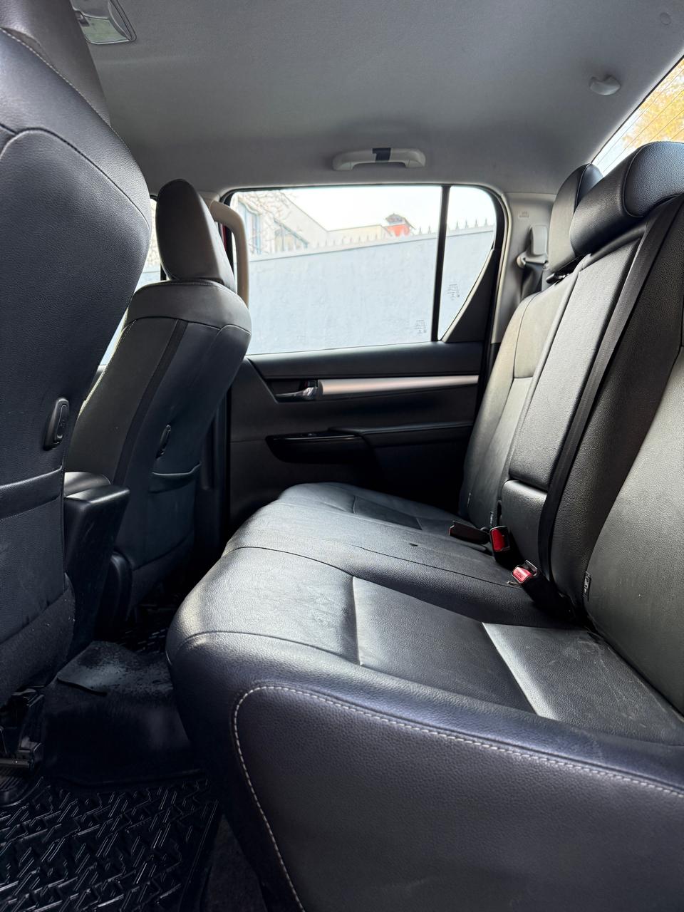 TOYOTA HILUX DOBLE CABINA 2023 (61.957 Km)
