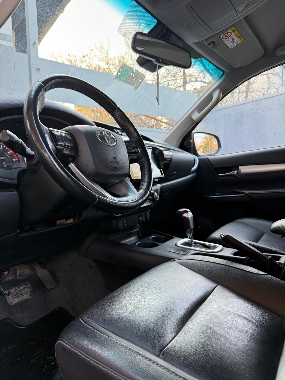 TOYOTA HILUX DOBLE CABINA 2023 (61.957 Km)