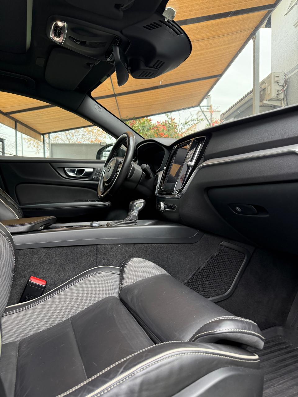 Volvo S60 2.0 T5 R-Design Auto 4WD 2021 (121.800 Km)