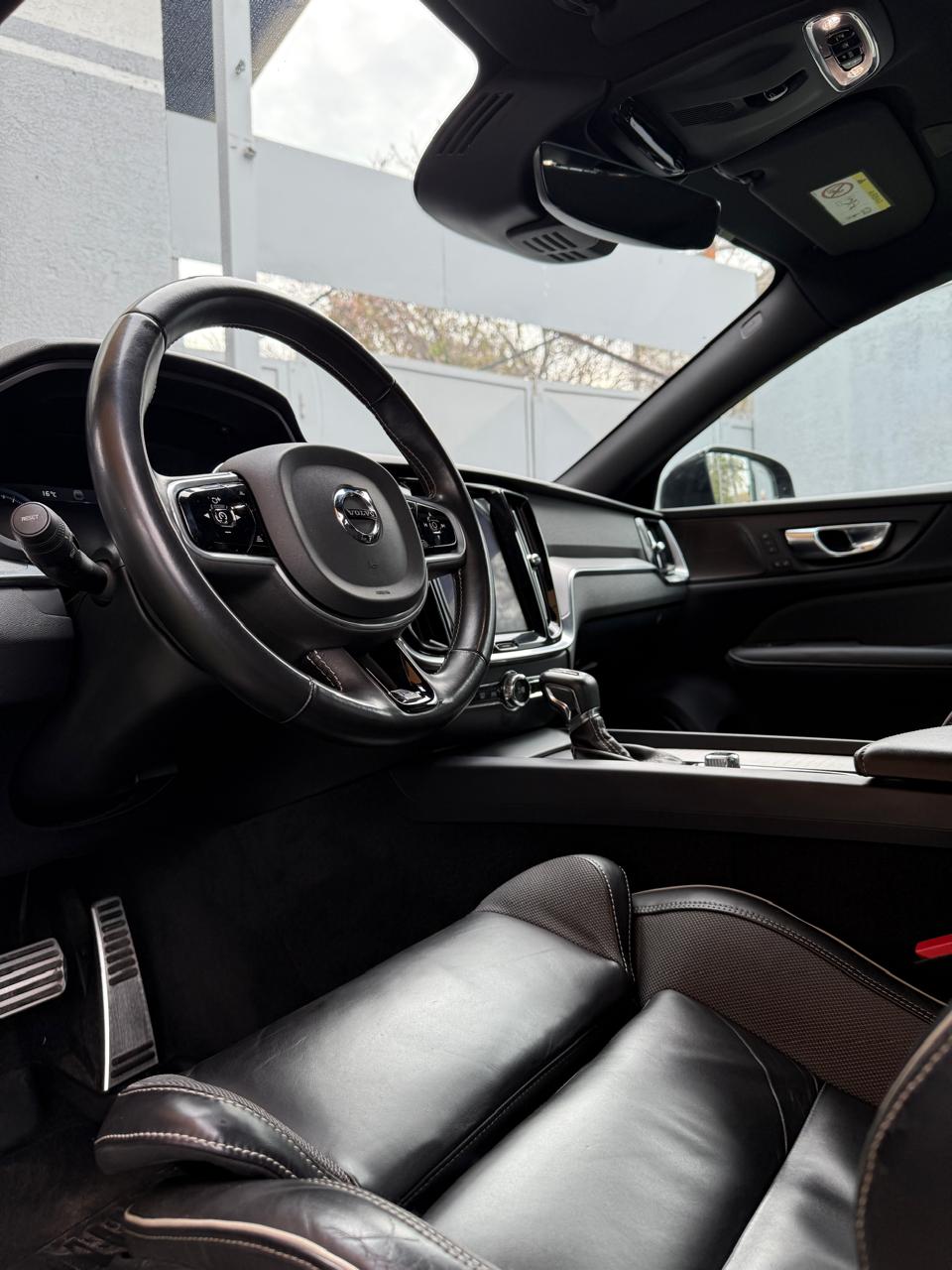 Volvo S60 2.0 T5 R-Design Auto 4WD 2021 (121.800 Km)