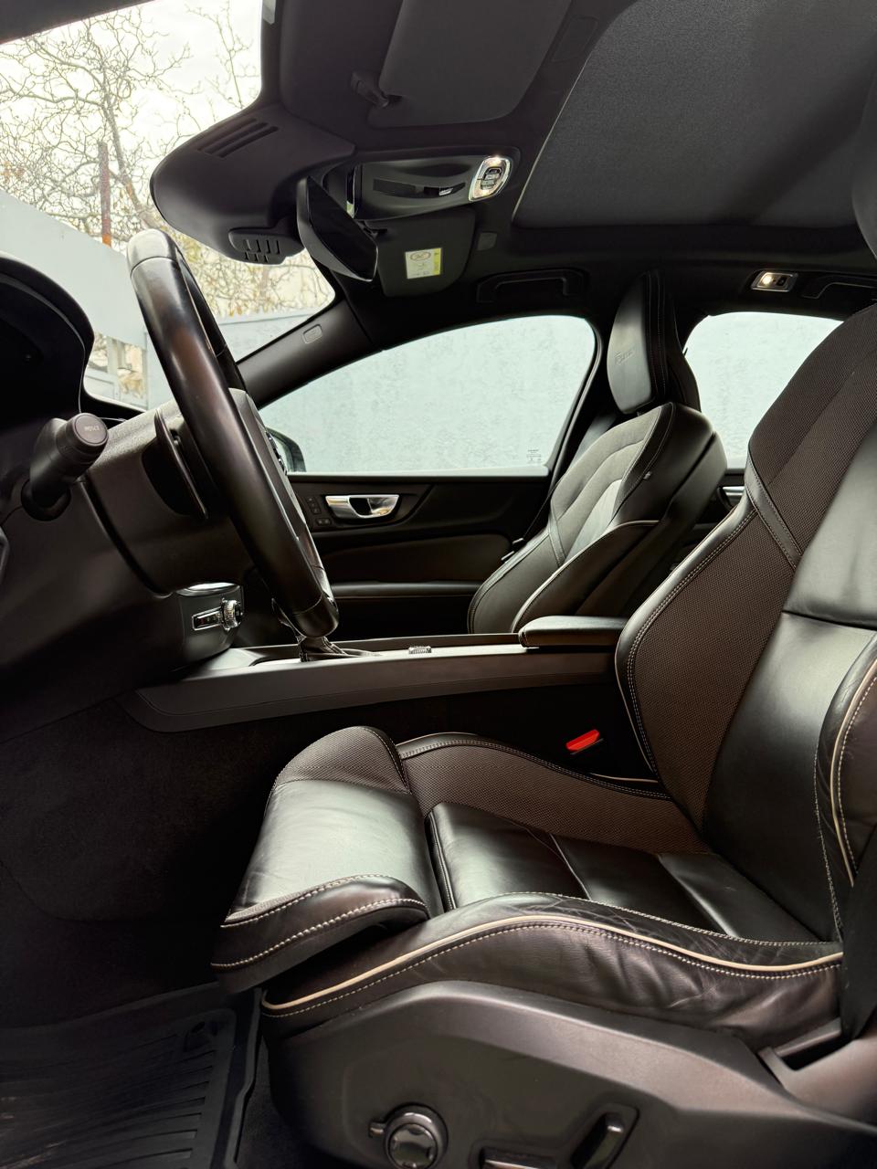 Volvo S60 2.0 T5 R-Design Auto 4WD 2021 (121.800 Km)