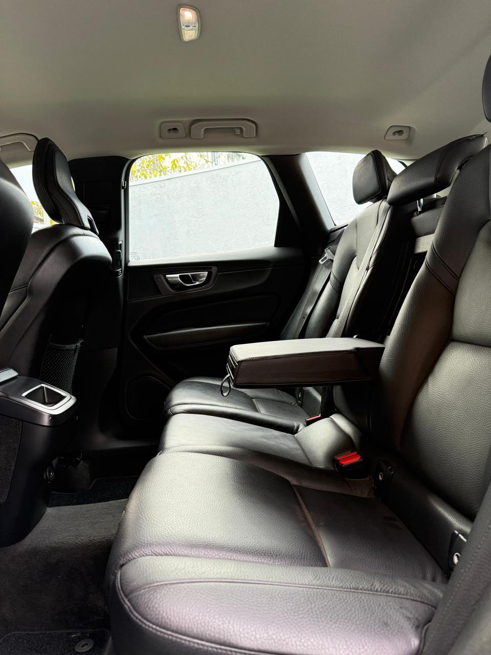 Volvo Xc60 B5 Momentun Auto AWD 2022 (98.000 Km)