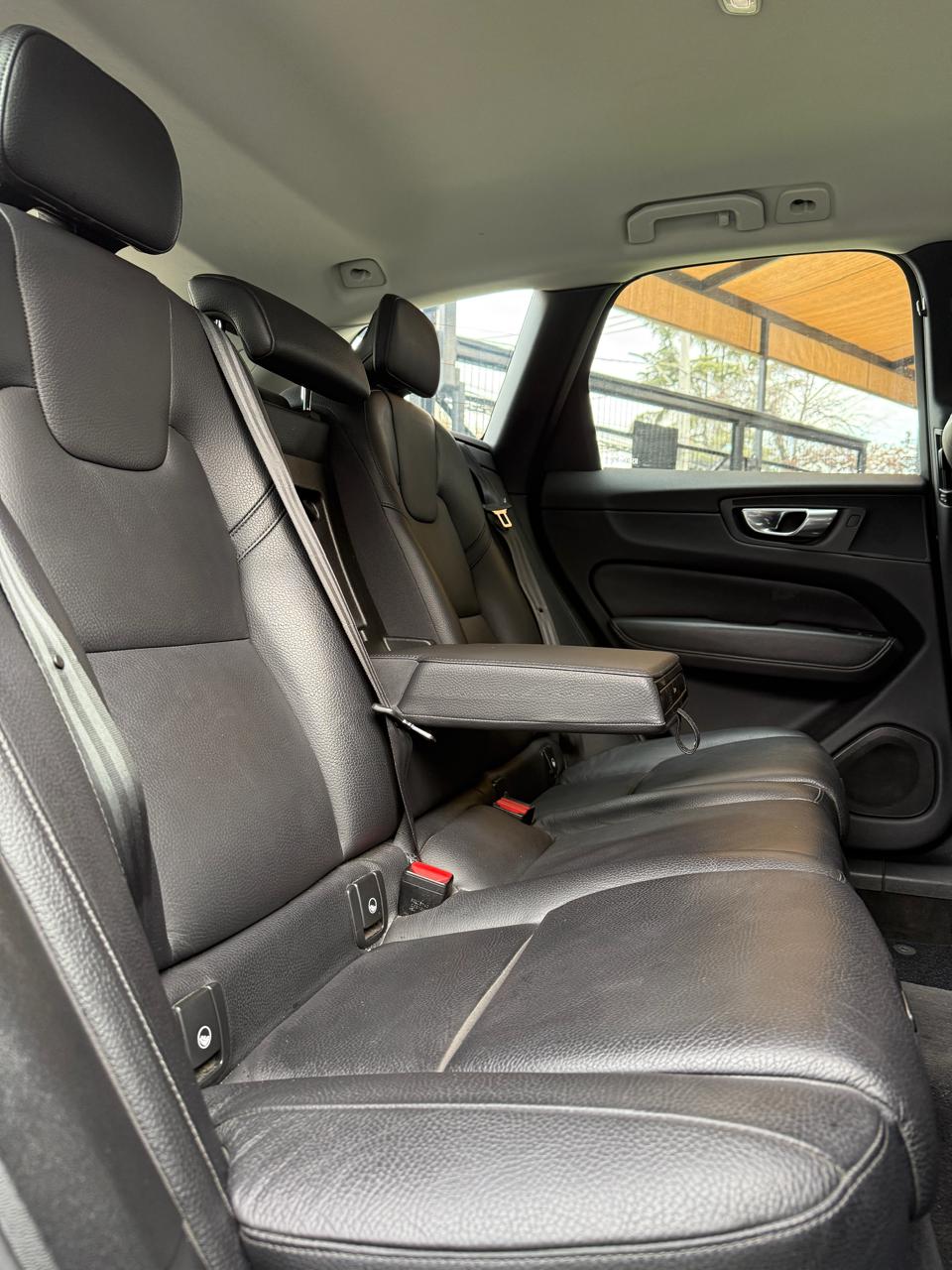Volvo Xc60 B5 Momentun Auto AWD 2022 (98.000 Km)