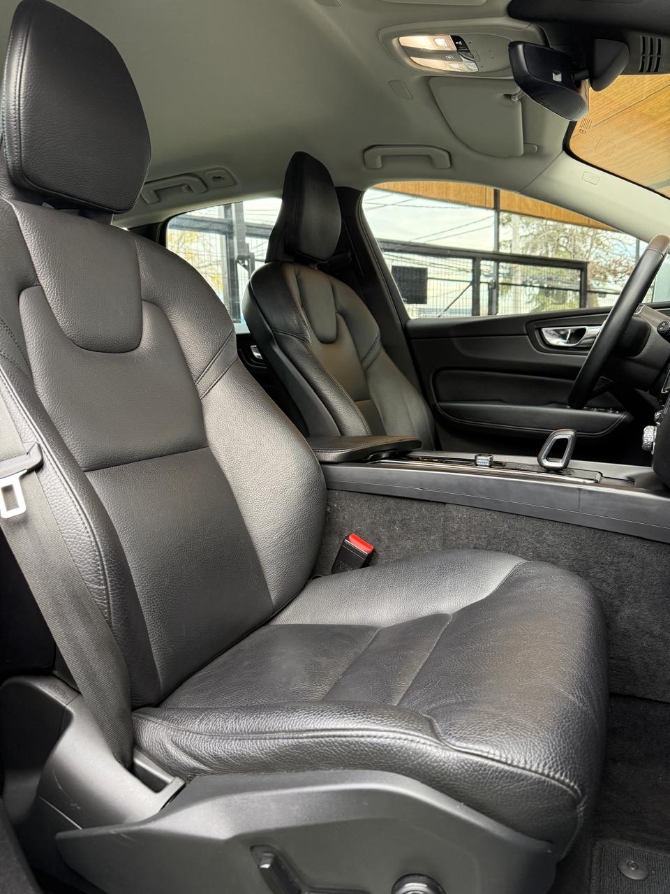 Volvo Xc60 B5 Momentun Auto AWD 2022 (98.000 Km)