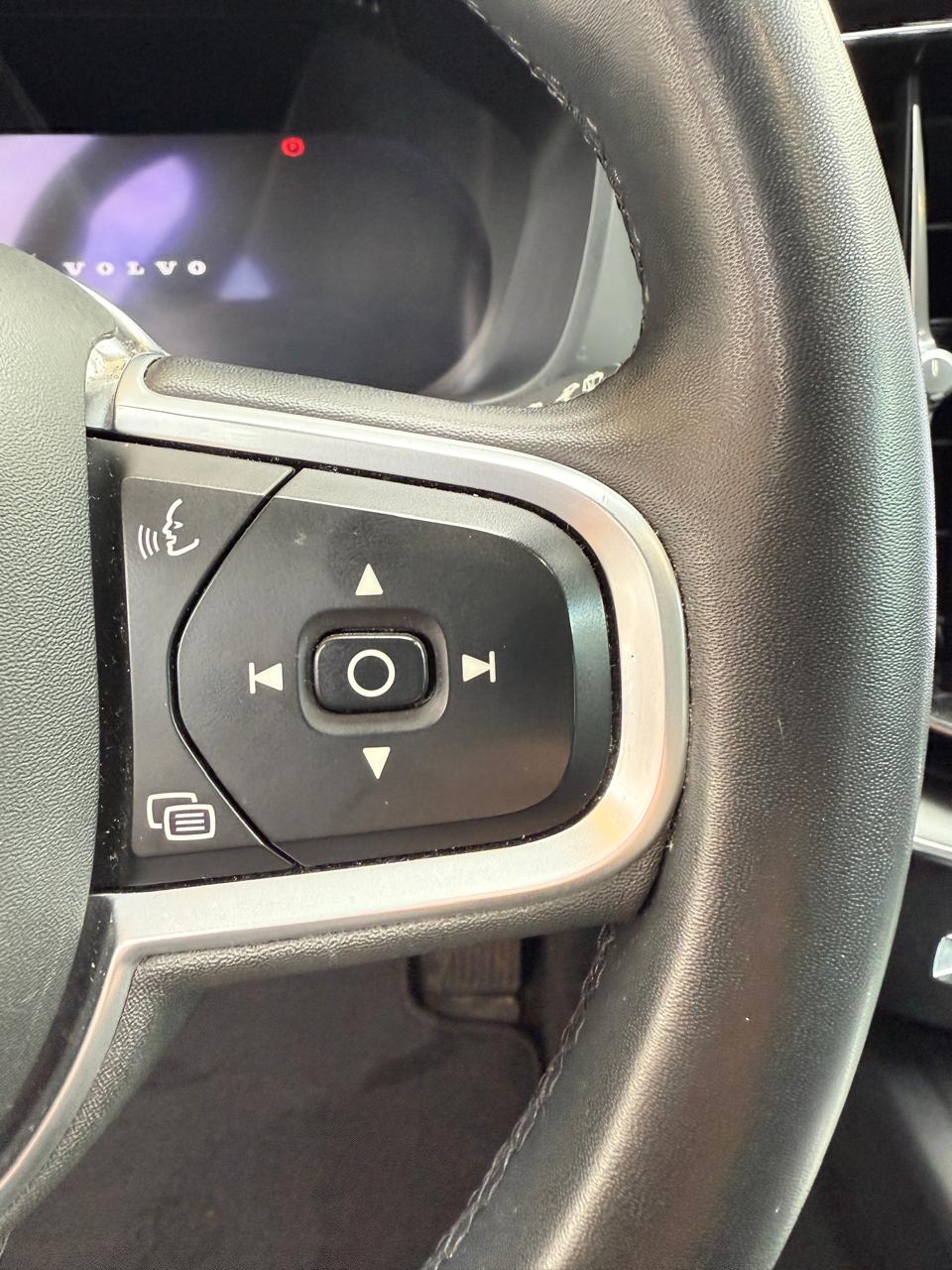 Volvo Xc60 B5 Momentun Auto AWD 2022 (98.000 Km)