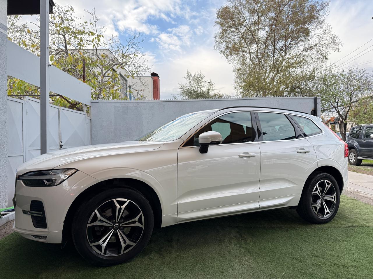 Volvo Xc60 B5 Momentun Auto AWD 2022 (98.000 Km)