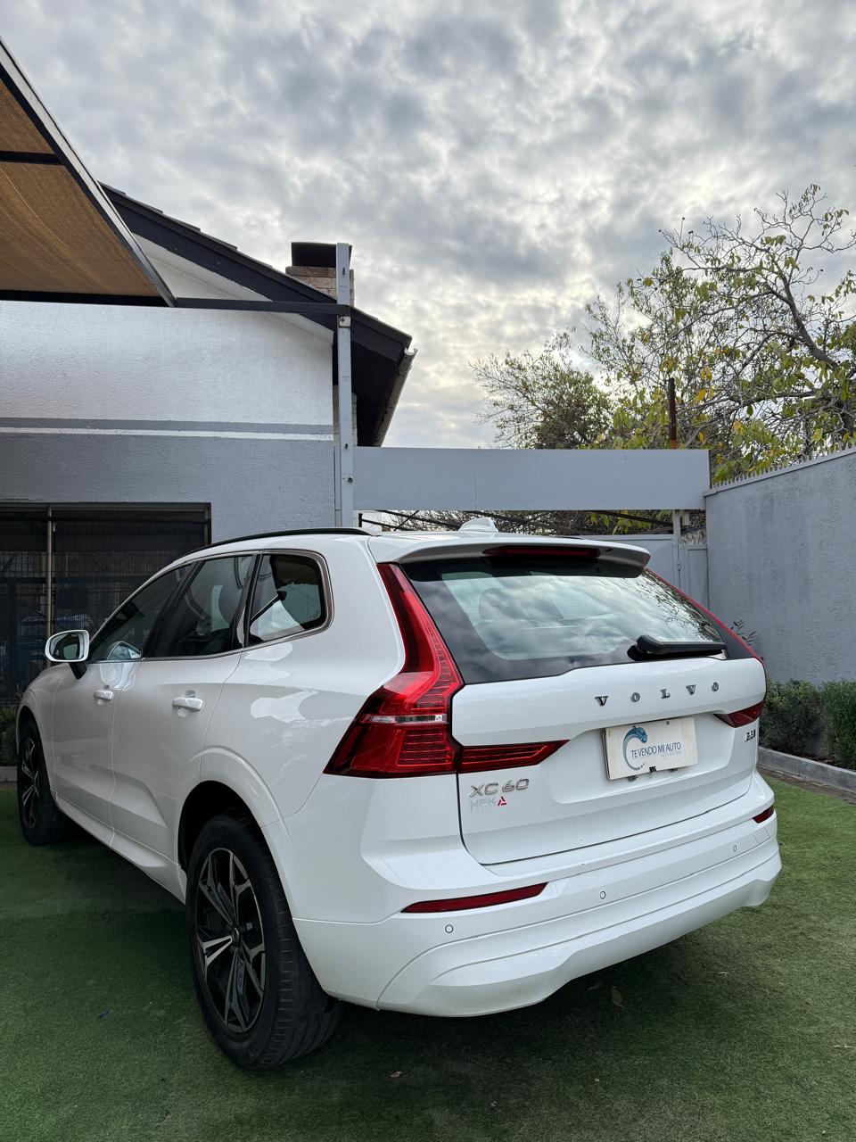 Volvo Xc60 B5 Momentun Auto AWD 2022 (98.000 Km)