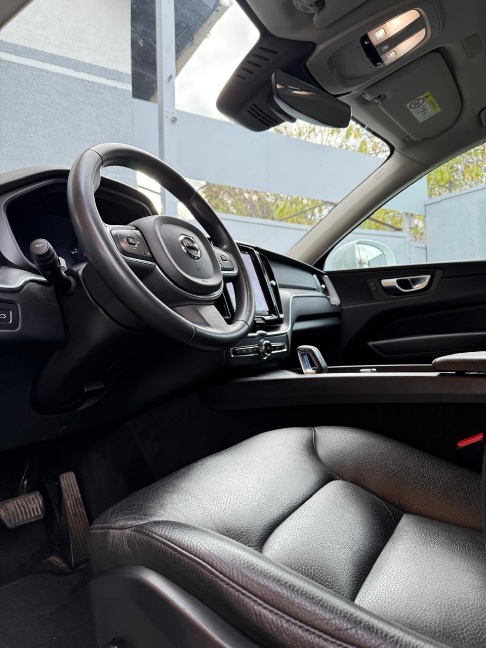 Volvo Xc60 B5 Momentun Auto AWD 2022 (98.000 Km)