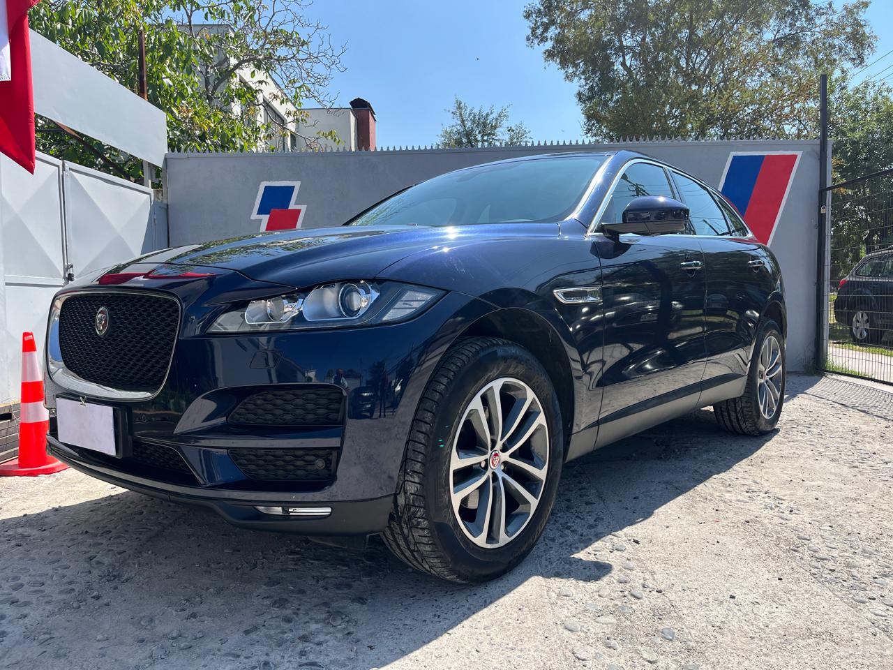 Jaguar F-Pace 2.0D I4 180PS Prestige Auto 4WD 2019 (76.500 KM)
