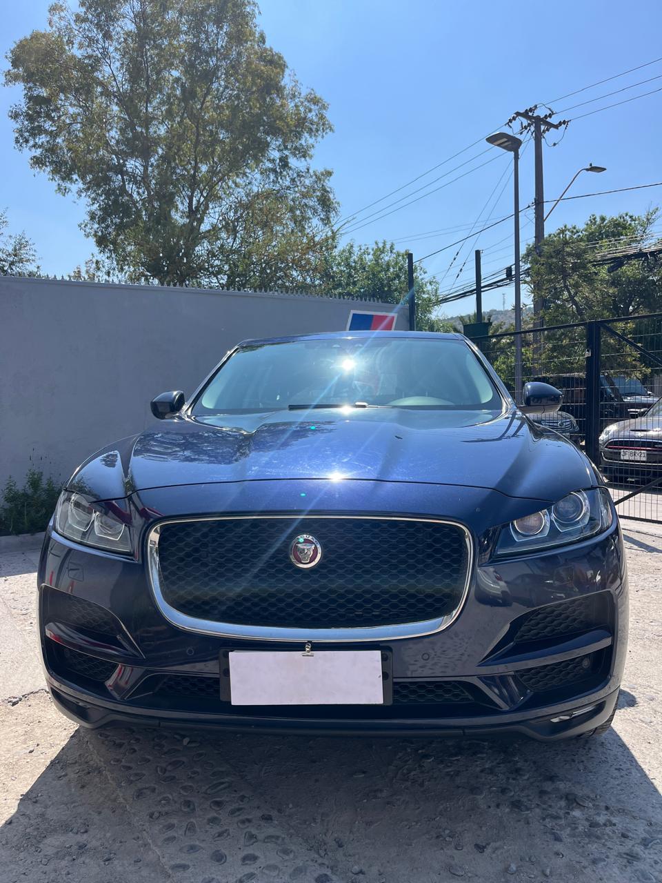 Jaguar F-Pace 2.0D I4 180PS Prestige Auto 4WD 2019 (76.500 KM)