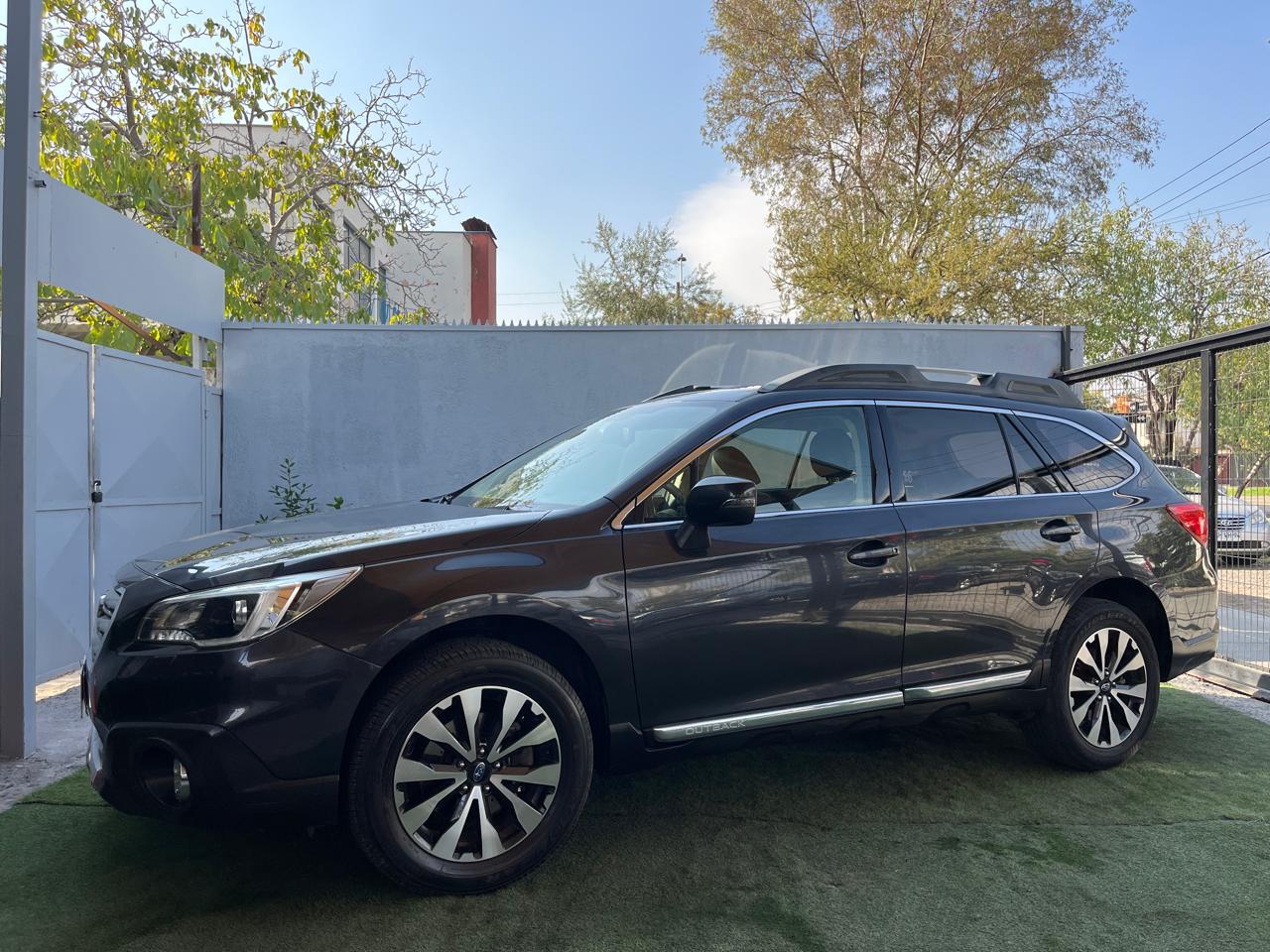 Subaru Outback Limited 2016 (Km 121.477 )