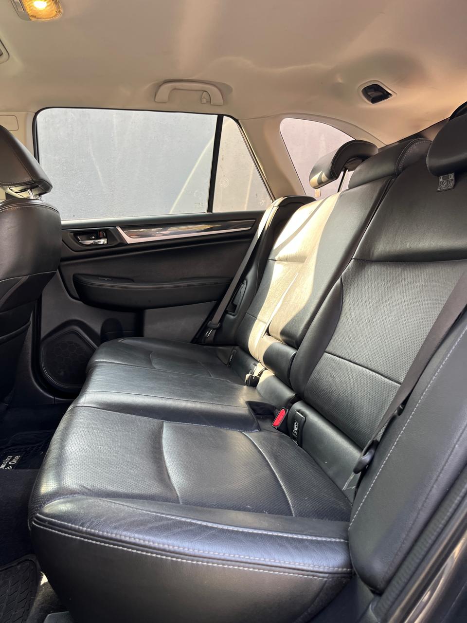 Subaru Outback Limited 2016 (Km 121.477 )