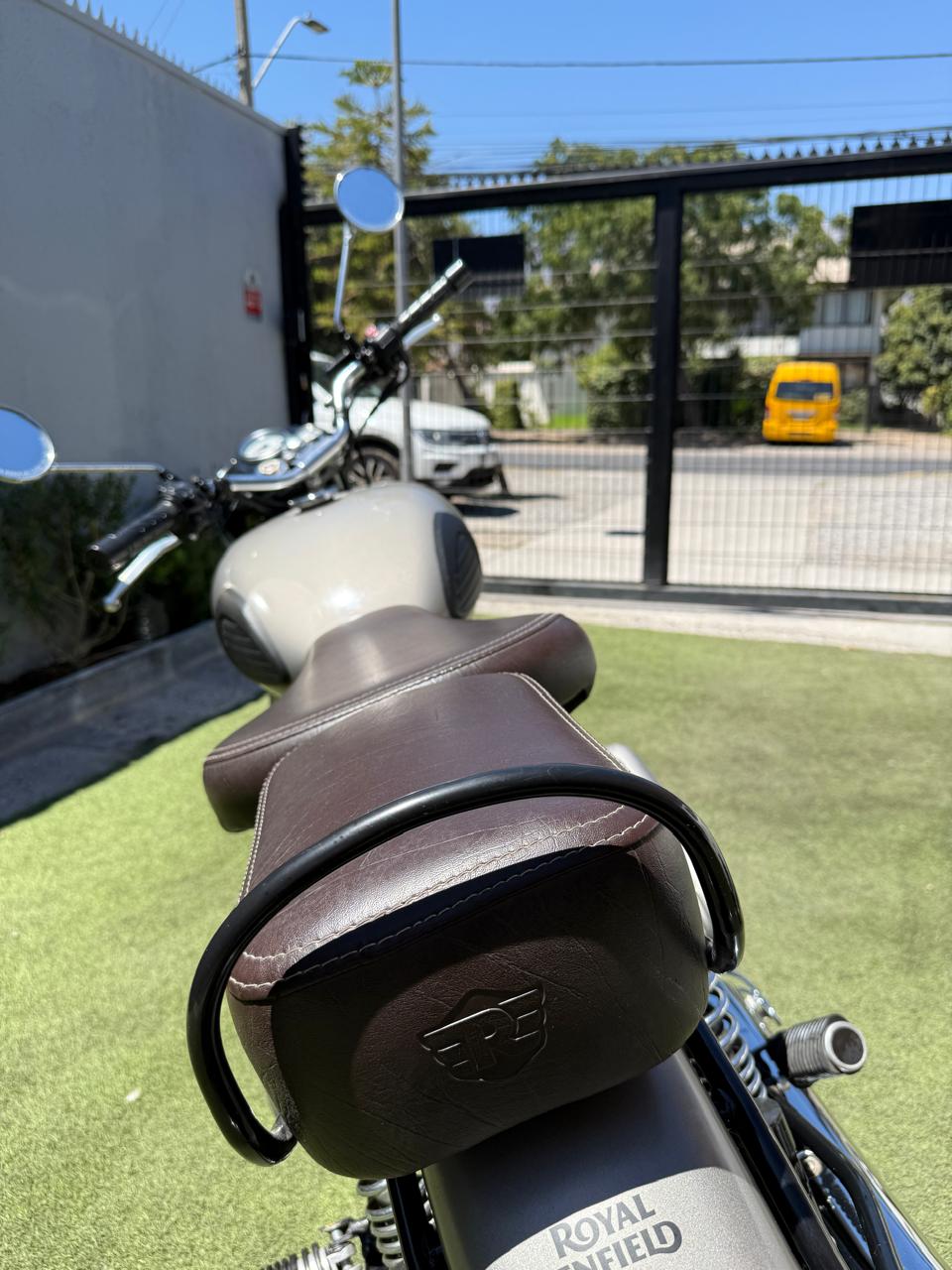 Royal Enfield Classic 500-2020 (1.160 km)