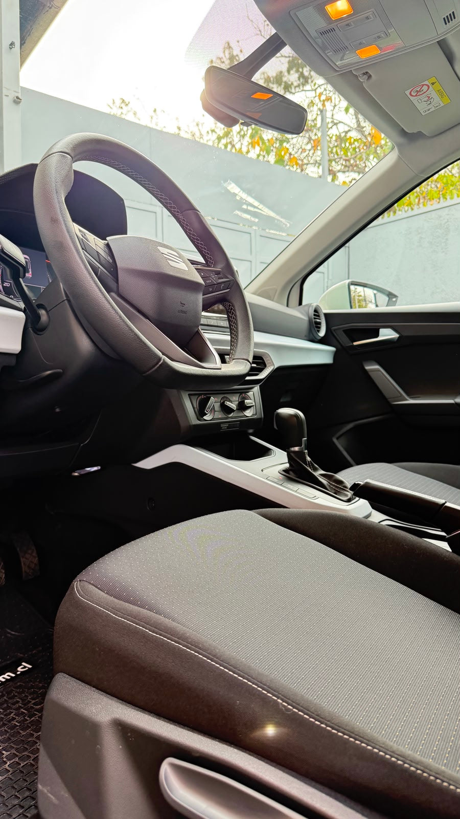 Seat Arona 1.6 Automático FR 2025 (242 km)