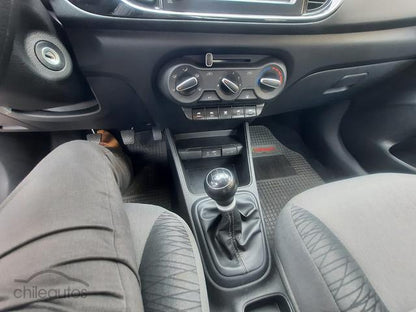 Kia Soluto 1.4 LX Full 2023 (37.250 km)