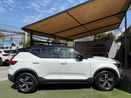 Volvo XC40 2.0 T4 R-Design Auto 2021 (61,000km)