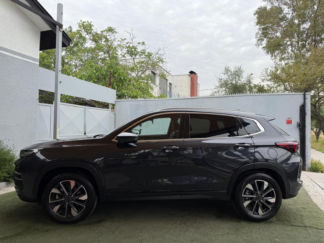 Exeed LX 1.5T CVT Advanced 2024 (22.900 km)